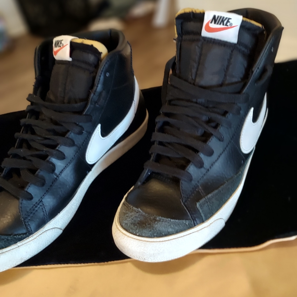 Nike 10.5 Men's 🏀🏀 - EUC - NO BOX shoes only, in very good condition! - Picture 3 of 14